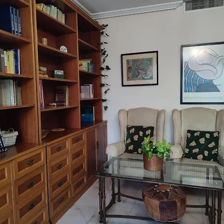 Bonito Atico En La Juderia De