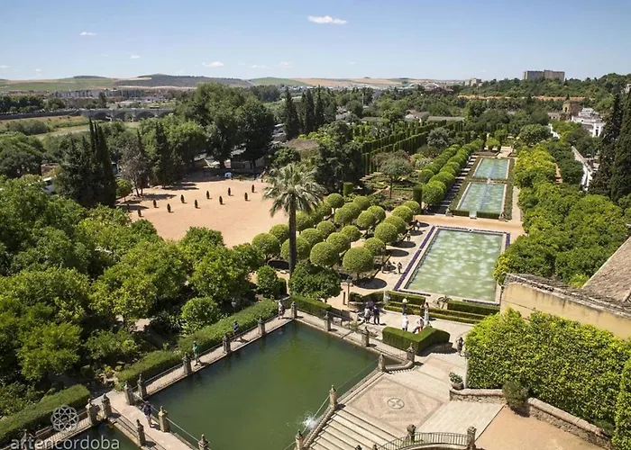 Bonito Atico En La Juderia De *