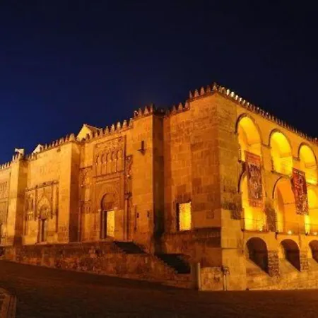 Bonito Atico En La Juderia De